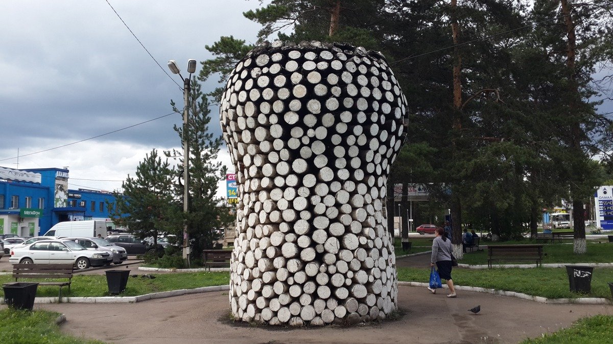 Канск. Одна из культурных достопримечательностей — колокольня-пробка. Фото: Алексей Тарасов / «Новая газета»