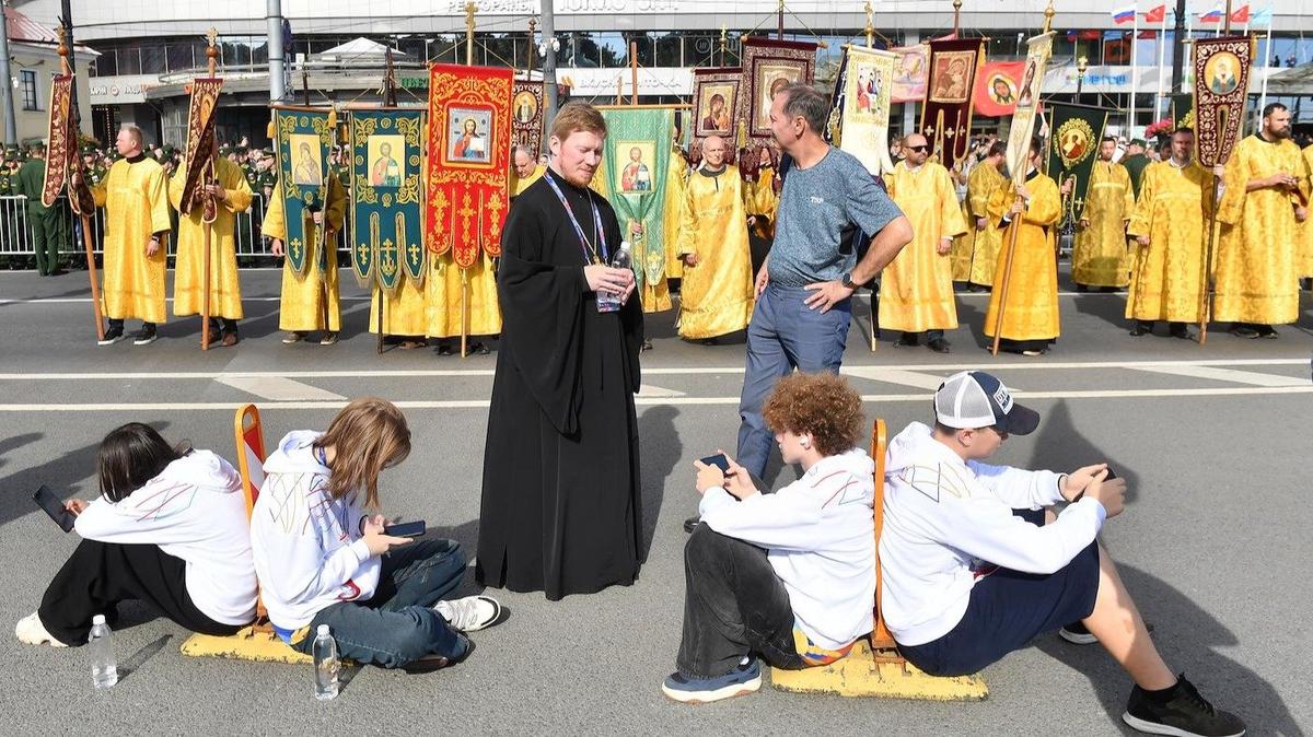 Звонить некому, зато там прикольные стикеры