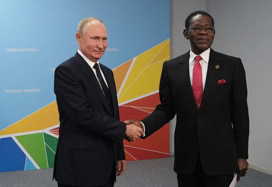 Обианга-старший и Путин на саммите Россия-Африка. Фото: EPA