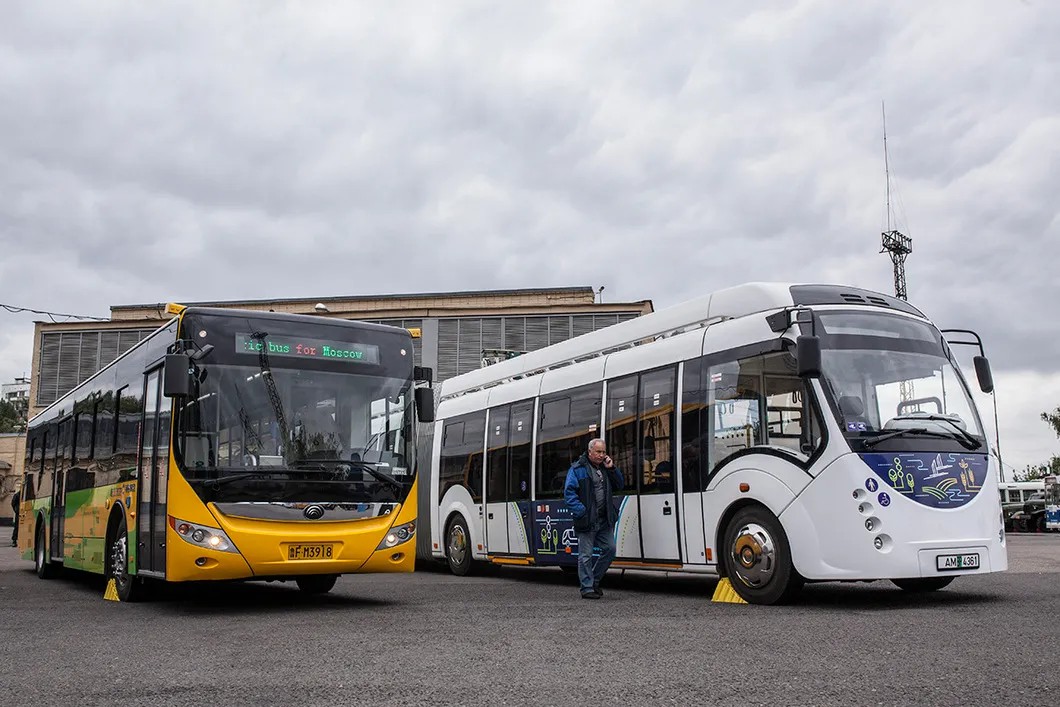 Иностранные электроавтобусы в Филевском автобусном парке. Фото: Влад Докшин / «Новая газета»