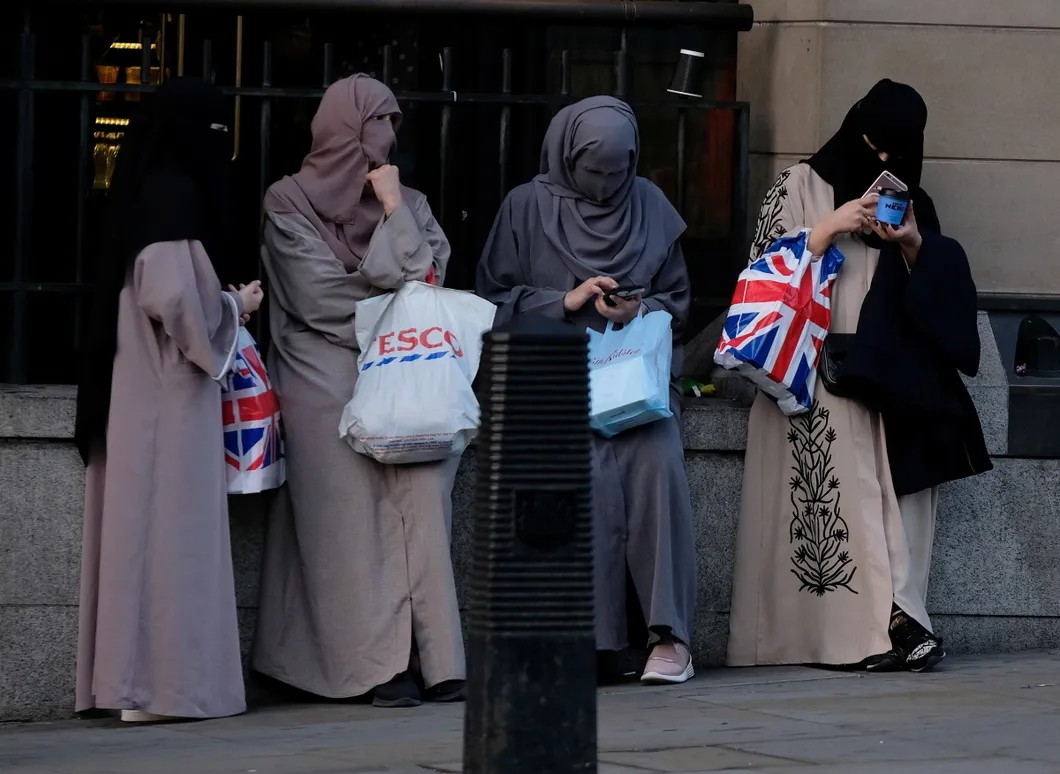 Женщины из исламской страны в Лондоне. Фото: Reuters