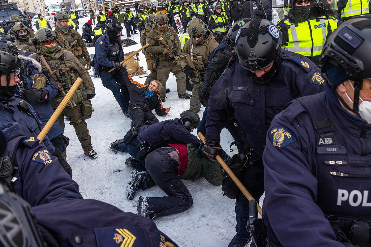 Протесты дальнобойщиков в Оттаве. Фото: Scott Olson / Getty Images