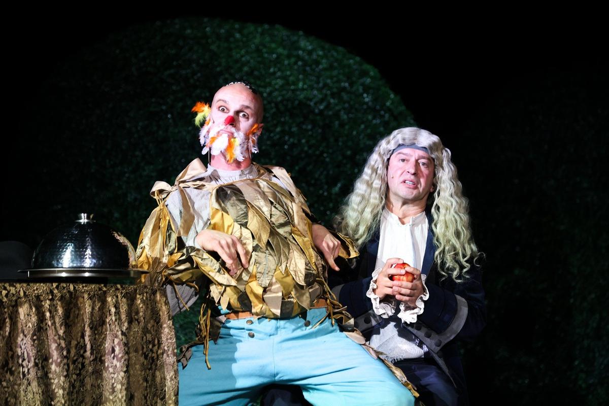 Андрей Кислицин (слева) и Константин Хабенский (справа) во время пресс-показа спектакля Юрия Квятковского «Кабала святош». Фото: Арина Антонова / ТАСС