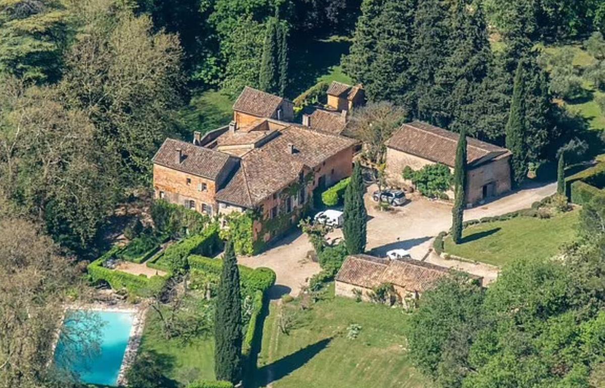 Поместье Клуни в Бриньоле. Фото из открытых источников