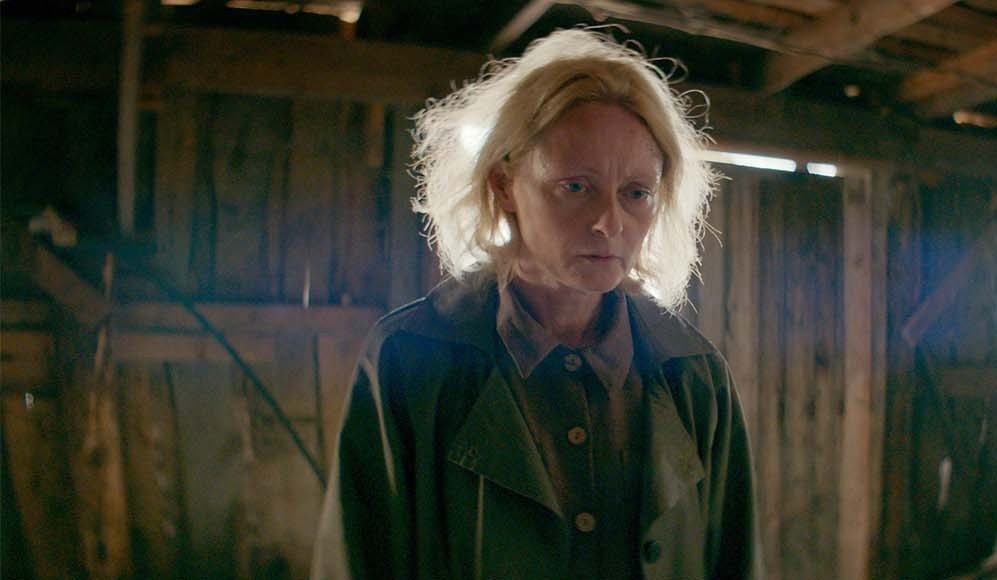 Кадр из фильма «Над вечным покоем»