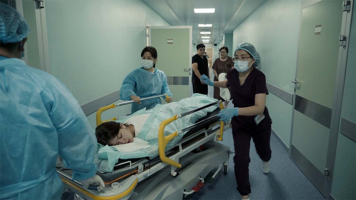 Кадр из фильма «Мы здесь живем»