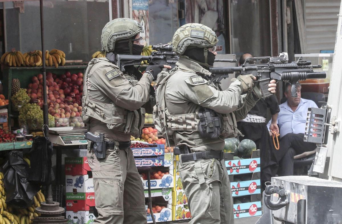 Израильские солдаты в Газе. Фото: Zuma \ TASS