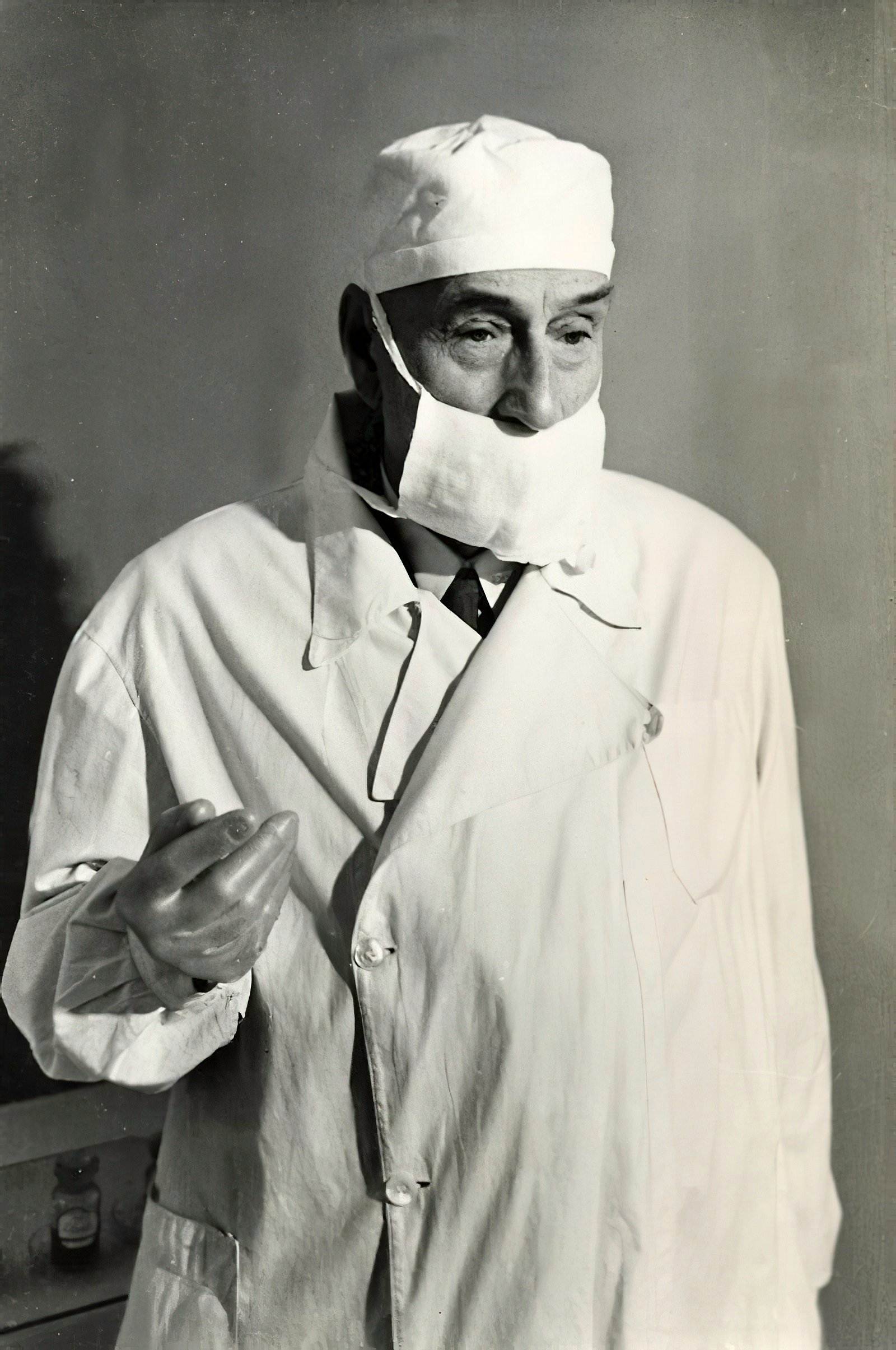 Сергей Романович Миротворцев, главный хирург эвакогоспиталей. Фото из семейного архива