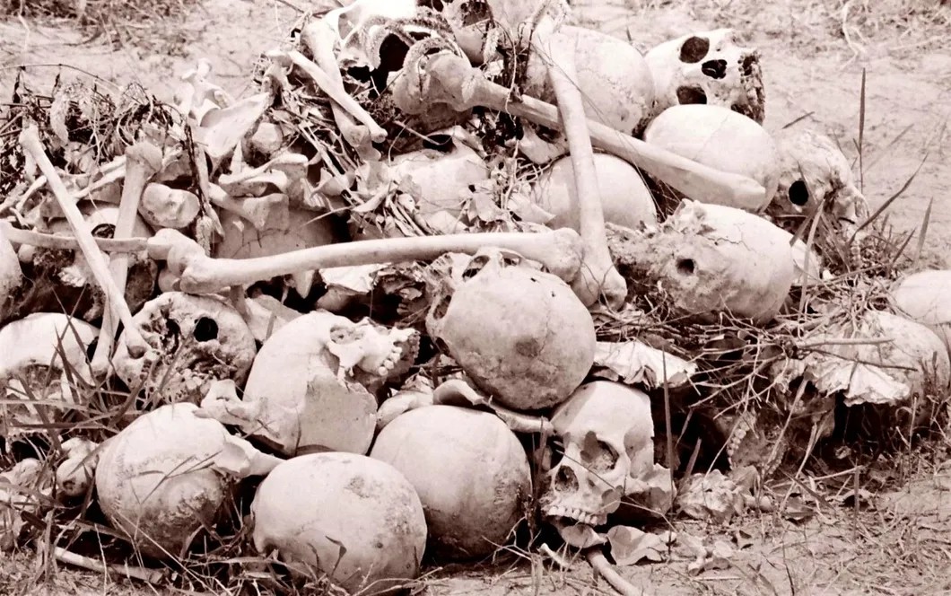 Поля смерти в Камбодже. Фото из архива Александра Минеева