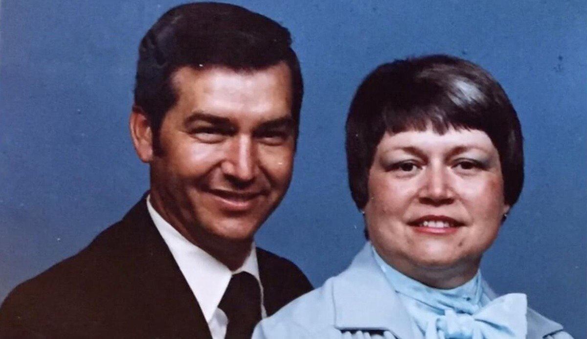 Чарльз Сеннетт-старший и его жена Элизабет Дорлин Сеннетт. Фото: aftershock.news