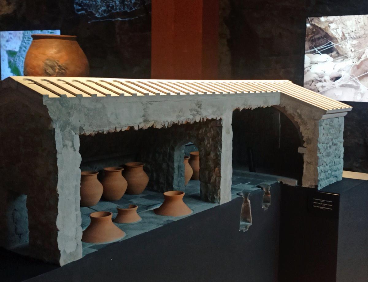 Макет средневековой армянской винодельни. Музей истории вина Армении. Фото: Евгения Енгибарян
