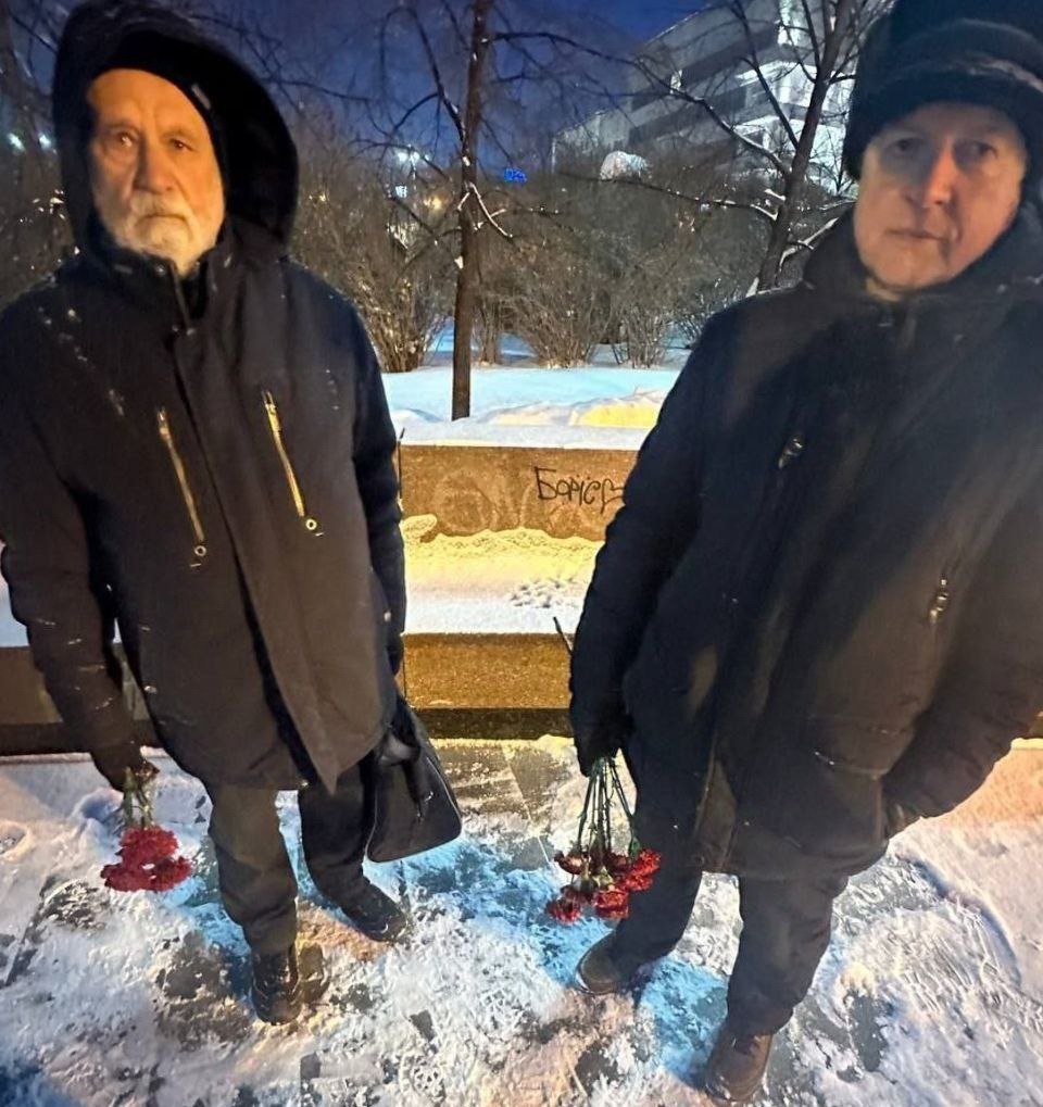 Возложение цветов в 11-ю годовщину убийства Бориса Немцова полиция Екатеринбурга посчитала несогласованной публичной акцией. Полицейское фото