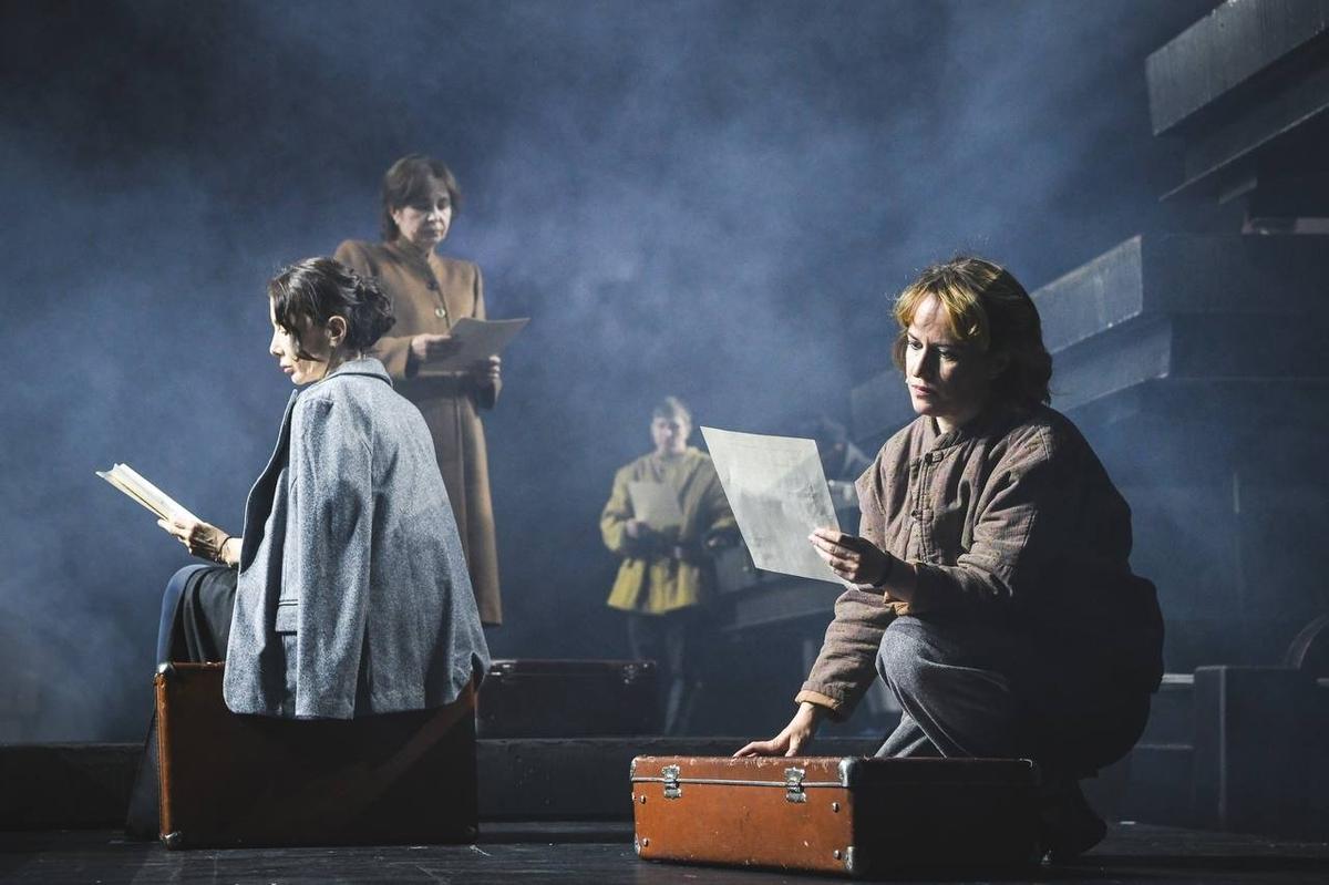 «Двадцать дней без войны». Фото: mxat.ru