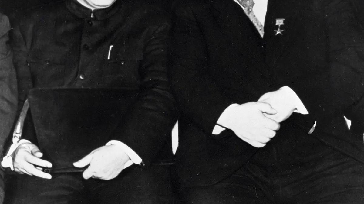 Чжоу Эньлай, глава Госсовета КНР, и Никита Хрущев на XX съезде КПСС. Фото: Sputnik