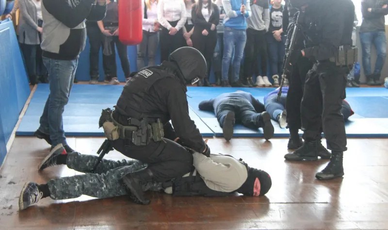 Спецназ ФСИНа освободил «заложников». Фото — пресс-служба УМВД России по Мурманской области