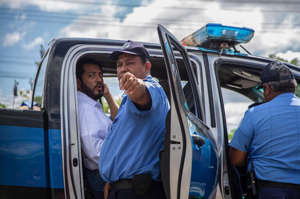 Кандидат в президенты Феликс Марадьяга задержан полицией. Фото: Str/picture alliance via Getty Images