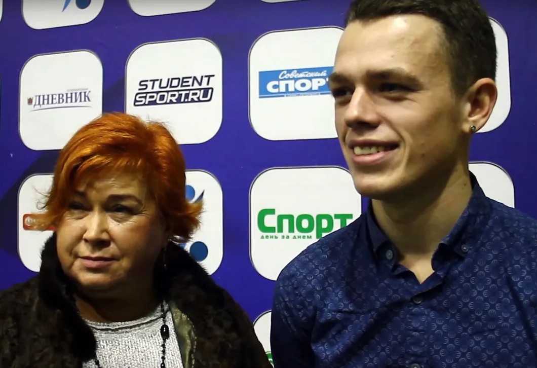 Егор Абрамов с мамой Ириной Дмитраковой / Фото: youtube.com