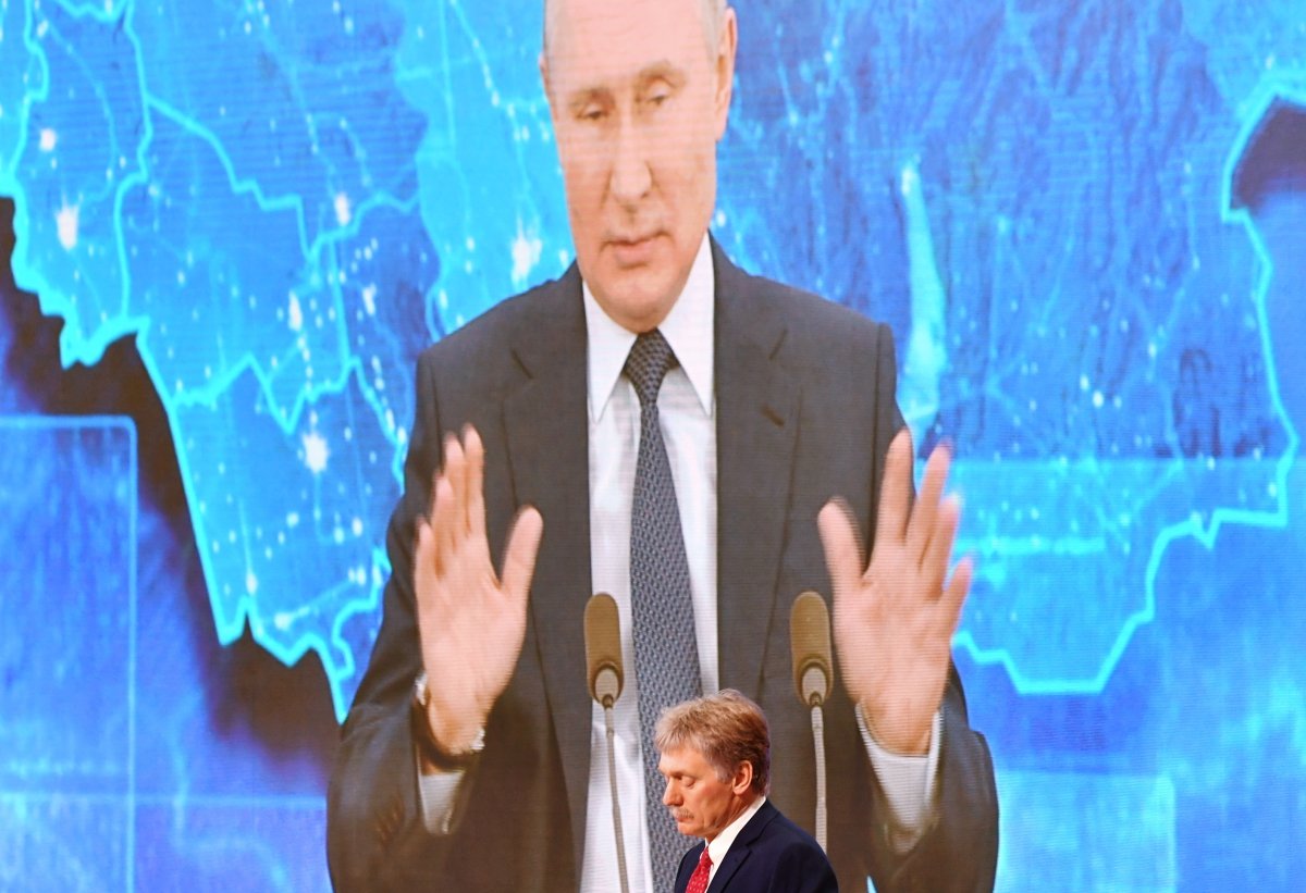 Пресс-секретарь президента Путина Дмитрий Песков во время «прямой линии». Фото: РИА Новости
