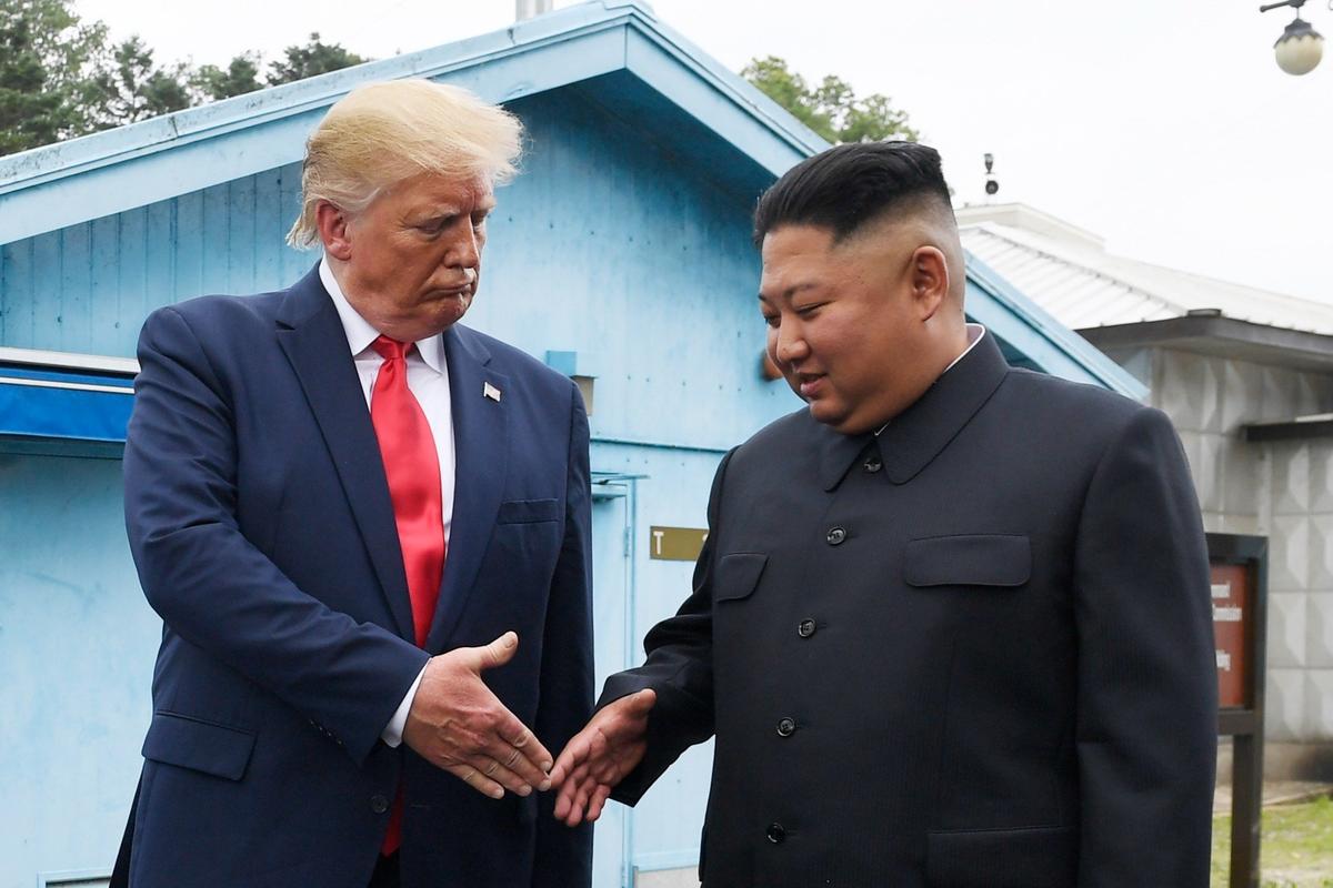 Дональд Трамп и лидер КНДР Ким Чен Ын, июнь 2019 года. Фото: AP / TASS