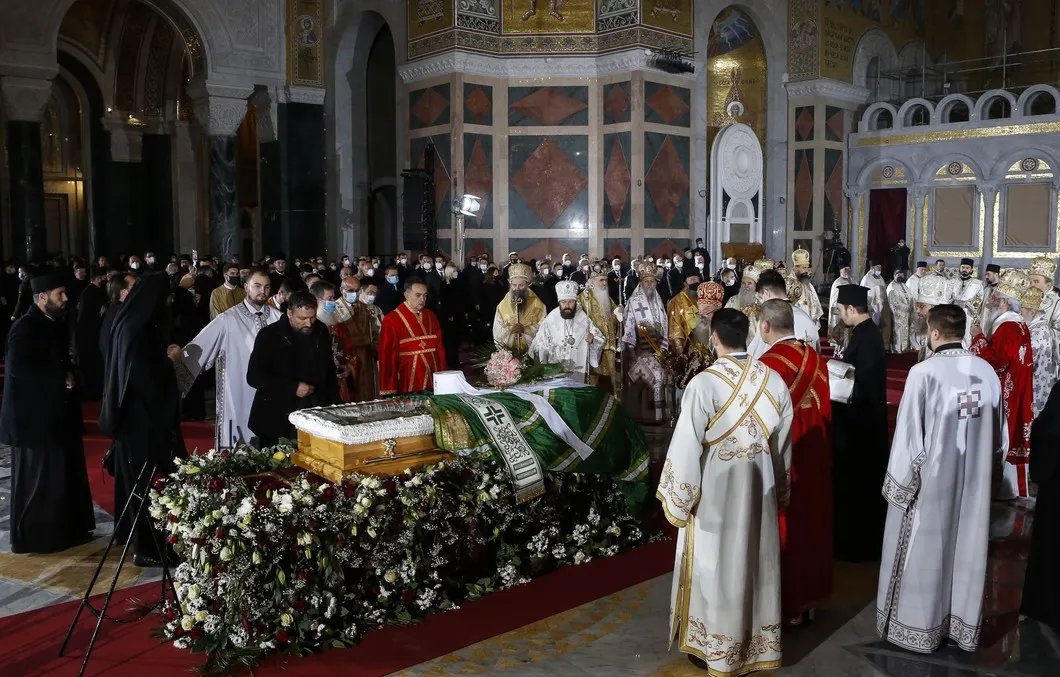 Похороны патриарха Иринея, скончавшегося от коронавируса, 22 ноября 2020 года. Фото: Srdjan Stevanovic / Getty Images