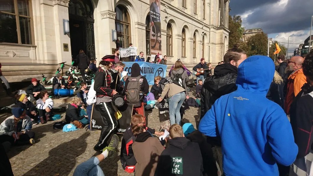 Акция экоактивистов в Берлине. Фото: @xrBraunschweig / Twitter