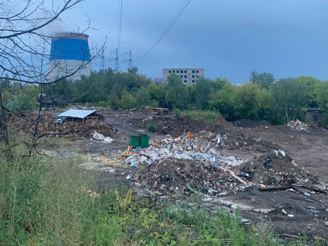 Вонь отсюда! Жители Запада Москвы пытаются доказать чиновникам очевидное: у  них под окнами действует огромный мусоросжигающий комплекс — Новая газета