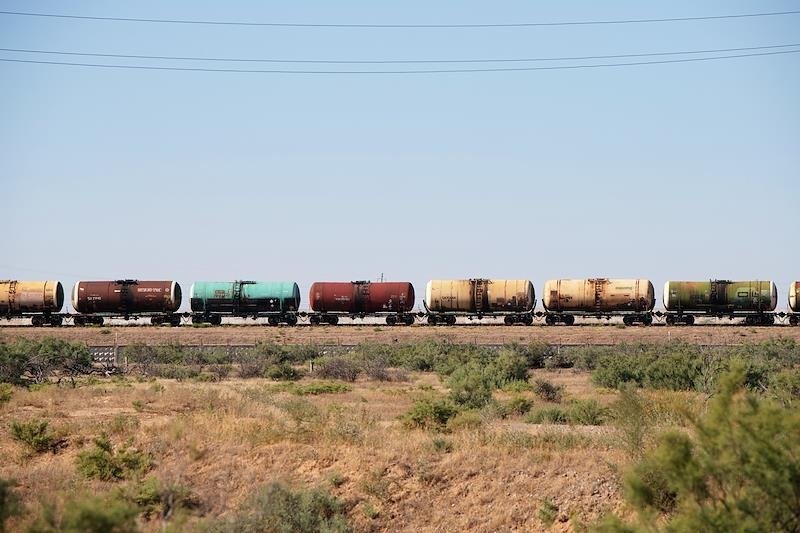 Перевозка нефтепродуктов, Астраханская область. Фото: Александр Манзюк / Коммерсантъ