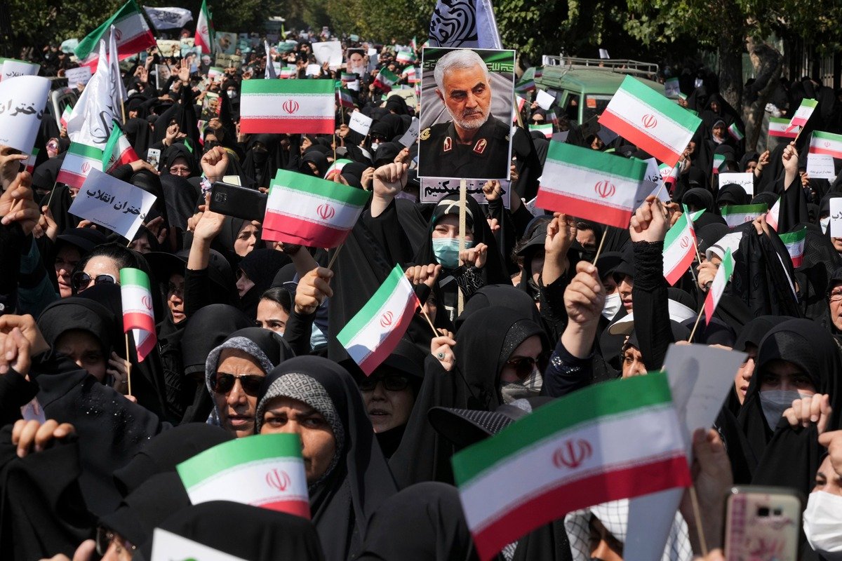 Массовые протесты в Иране после смерти 22-летней Махсы Амини, сентябрь 2022 г. Фото: AP / TASS