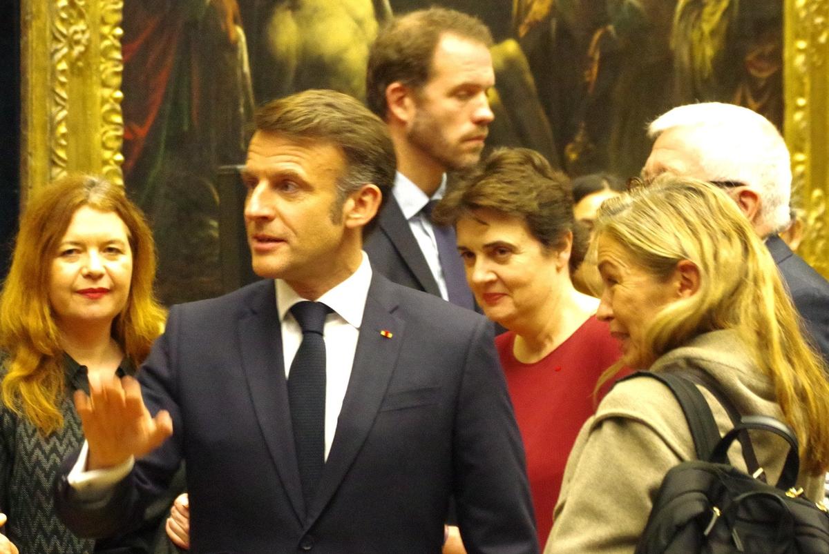 Эмманюэль Макрон и Лоранс де Кар. Фото: Юрий Сафронов / «Новая газета»