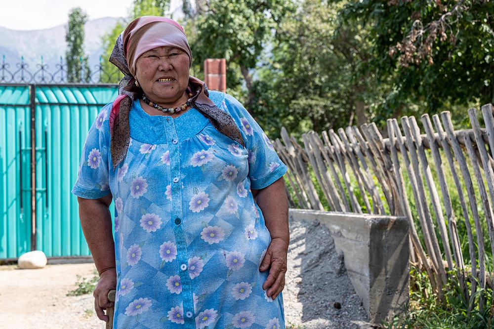 Тотугуш Исмаилова, жительница села Барскоон. Фото: Арден Аркман / «Новая газета»