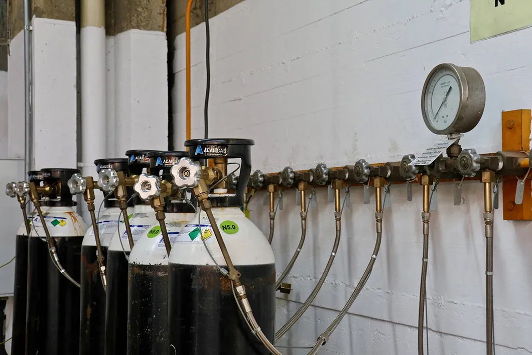 Производство медицинского кислорода на заводе итальянской компании Sapio во время пандемии коронавируса COVID-19. Фото: IPA/ABACA