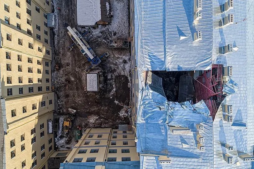 Крыша здания ИТМО после обрушения. Фото: Денис Лебедев