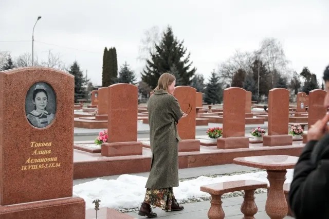 На кладбище Беслана. Фото предоставлено штабом Ксении Собчак