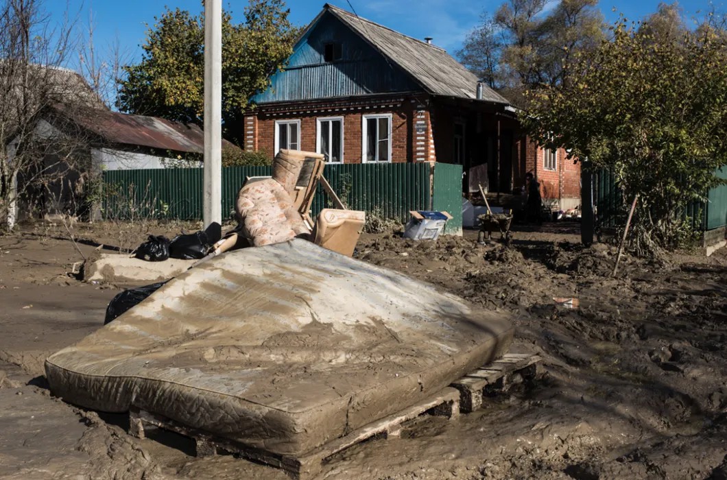 Один из пострадавших домов в Хадыженске. Фото: Алина Десятниченко, специально для «Новой»