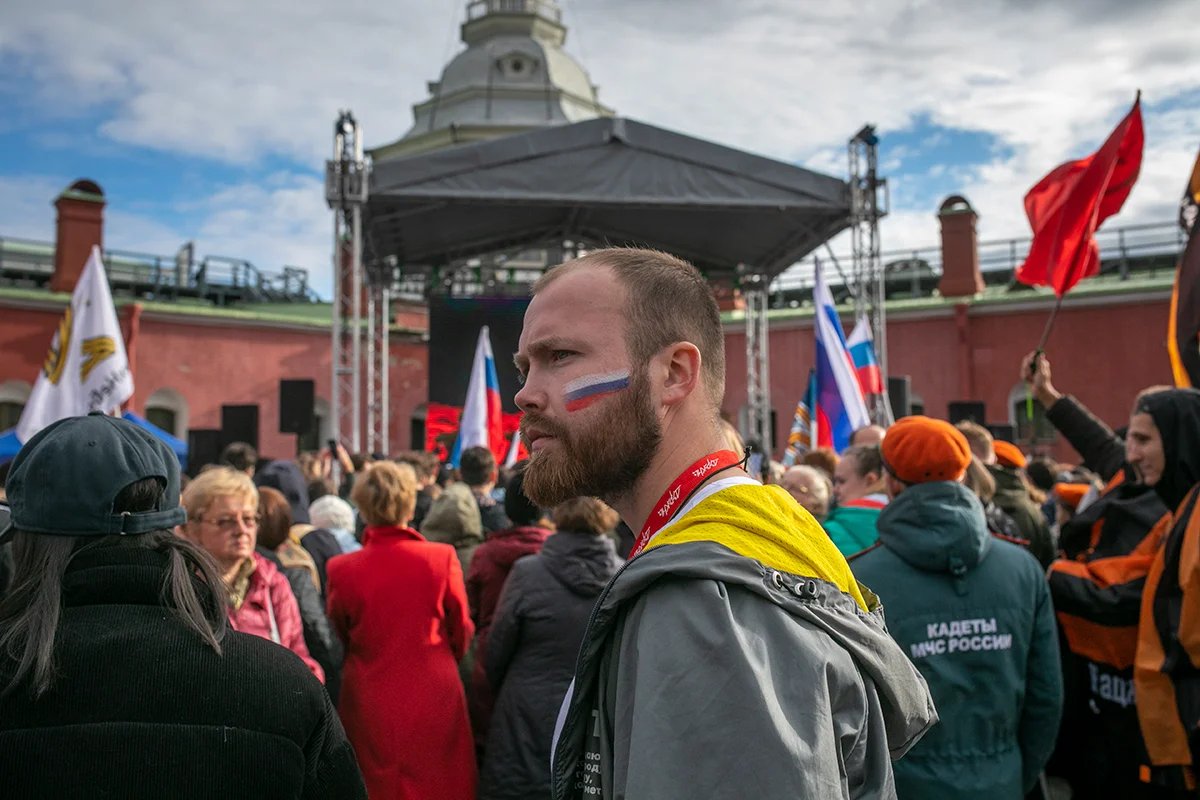 23 сентября, митинг-концерт в поддержку референдумов в ДНР, ЛНР, Запорожской и Херсонской областях на площади Петропавловской крепости