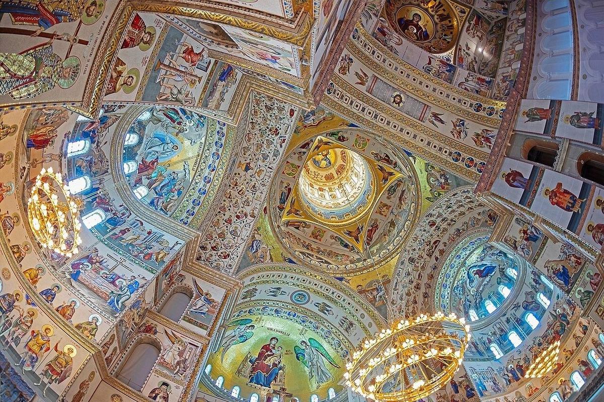 Оформление Собора спасения нации. Архив «Википедии»