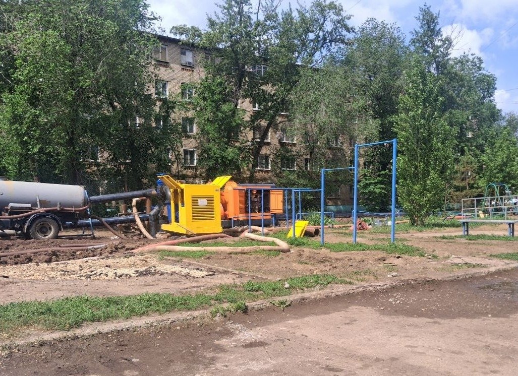 Работы недалеко от аварийного коллектора. Энгельс. Фото автора