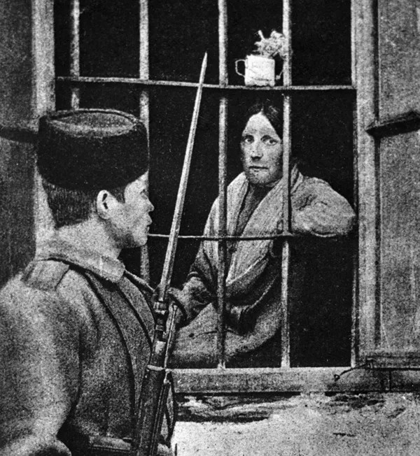 1 февраля 1905 года. Эсерка Мария Спиридонова за решеткой тюремной больницы. Фото: РИА Новости