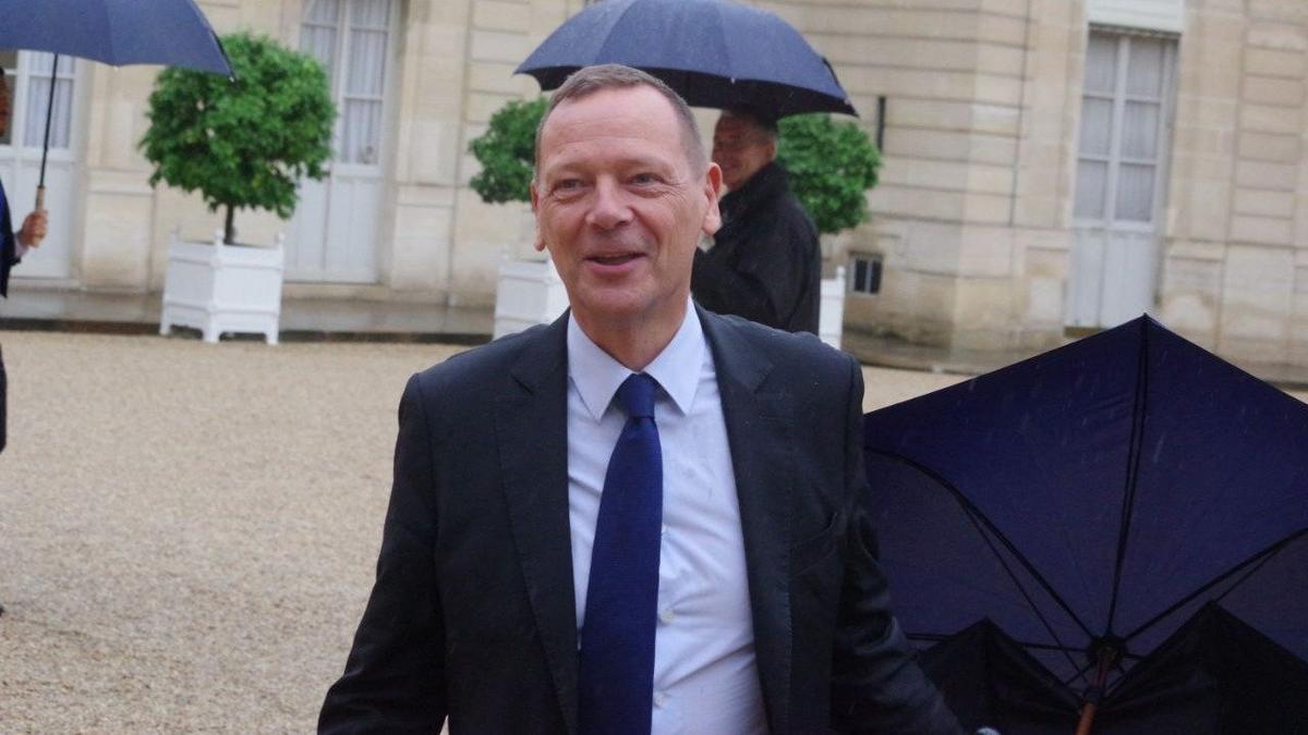 Зачем Макрон послал в Кремль шерпу