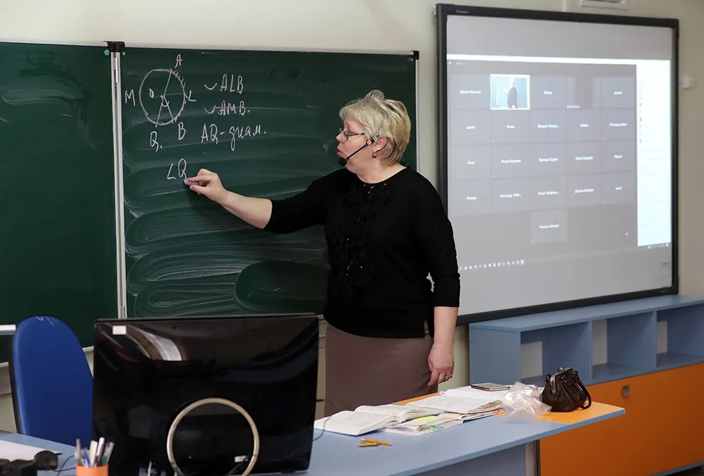 Дистанционный урок математики в Казани. Фото: Егор Алеев / ТАСС