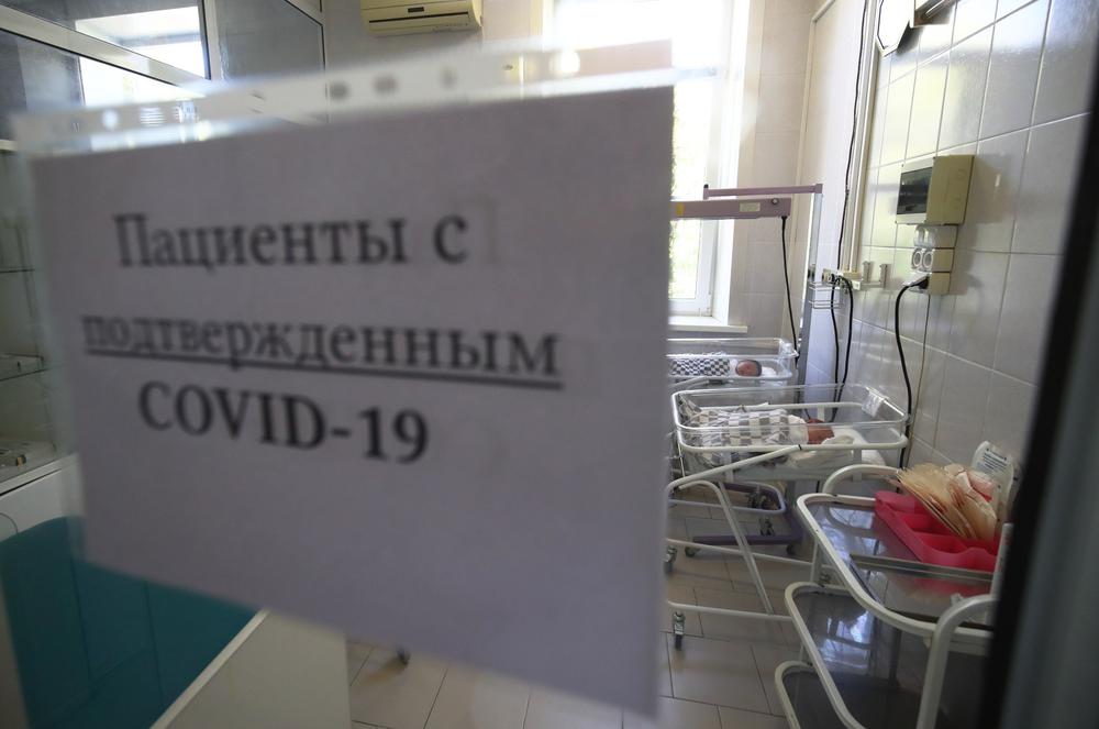 Новорожденные, зараженные коронавирусом, в родильном доме клинической больницы №5 в Волгограде. Фото: РИА Новости