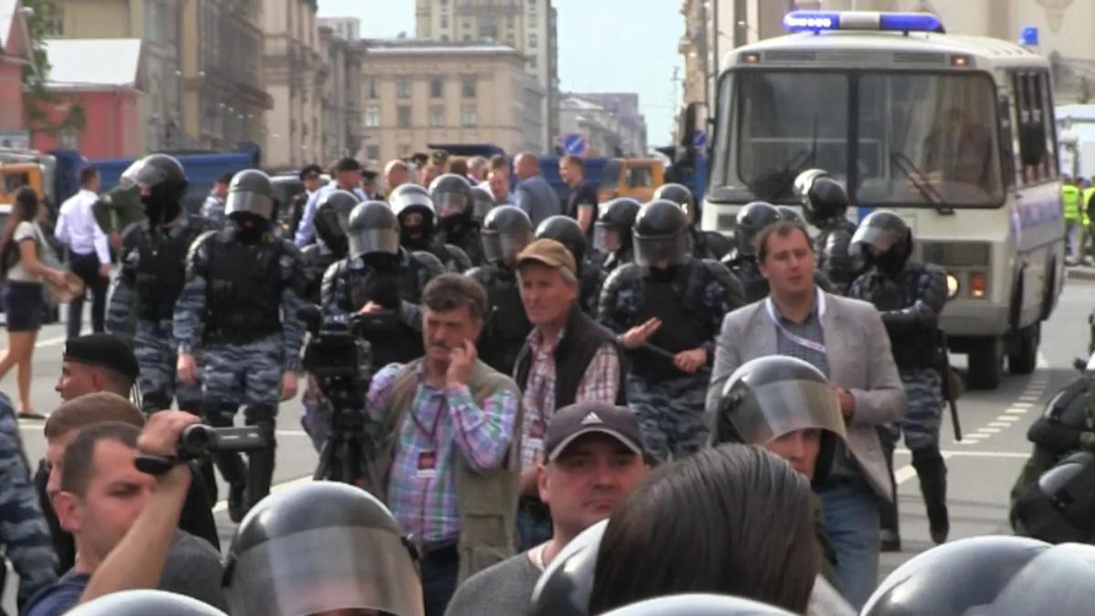 Задержания и гуляния на Тверской в День России