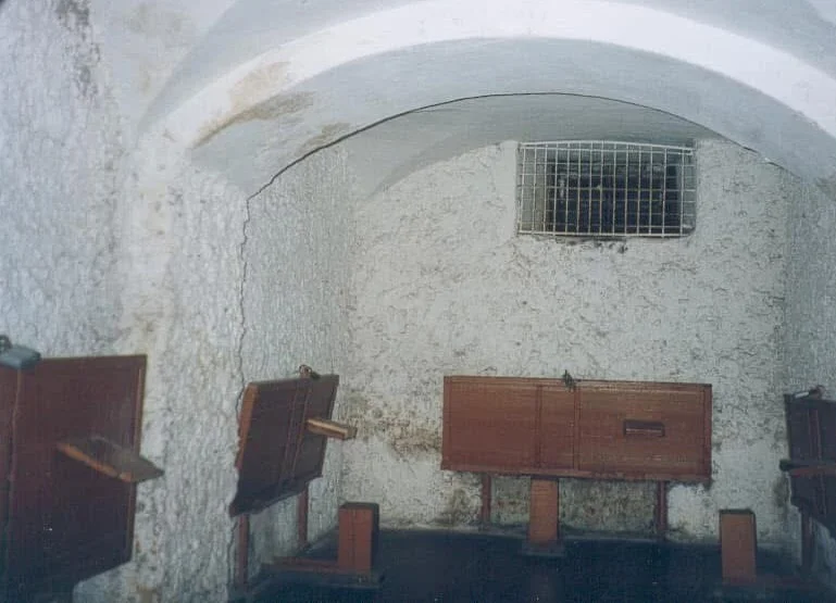 Декабрь 2000 года. ИК-5. Камера ШИЗО. Фото: Людмила Альперн