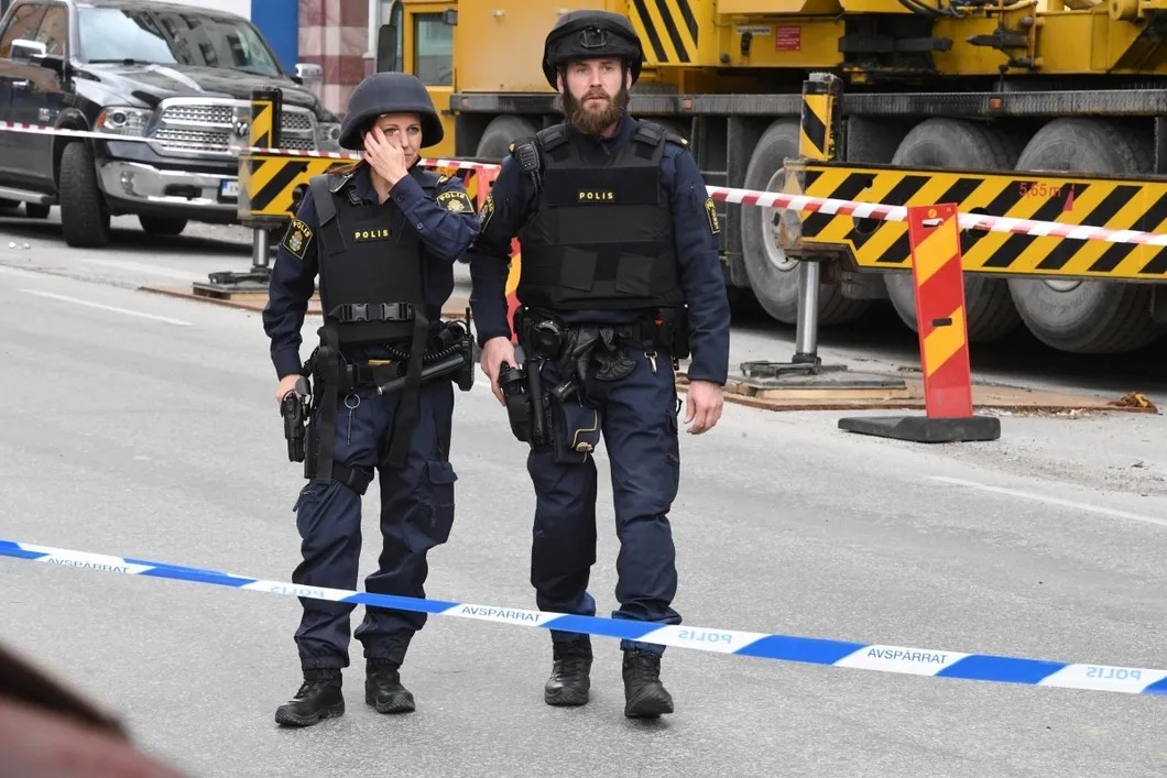 Полицейское усиление на месте трагедии. Фото: Aftonbladet/IBL