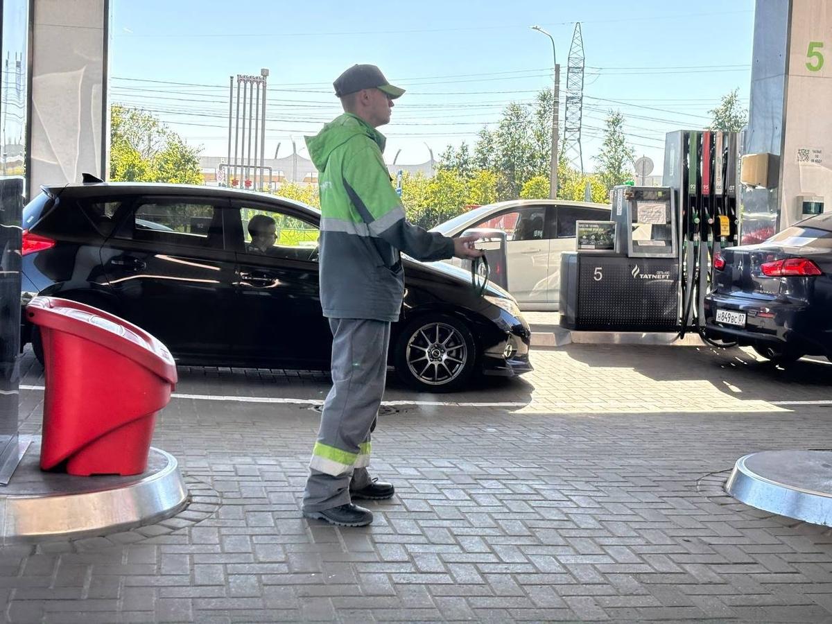 Заправщик Татнефти. Фото: Алексей Душутин / «Новая газета»