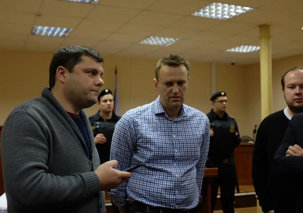 Офицеров и Навальный. Фото: Наталия Зотова / «Новая газета»
