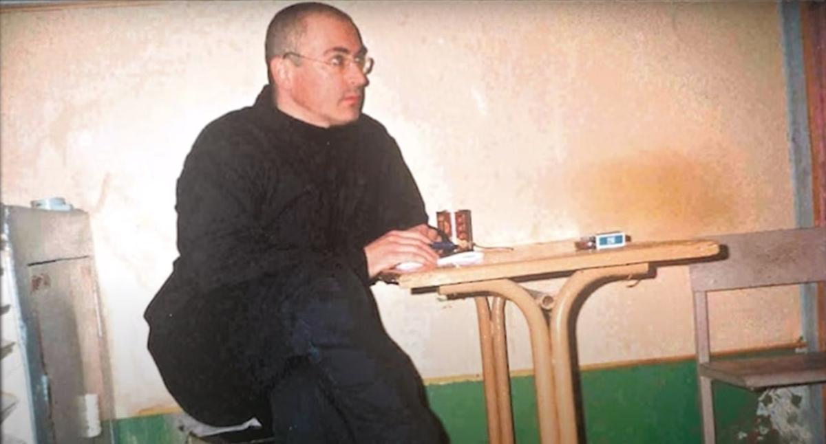 Михаил Ходорковский в колонии. Архивное фото