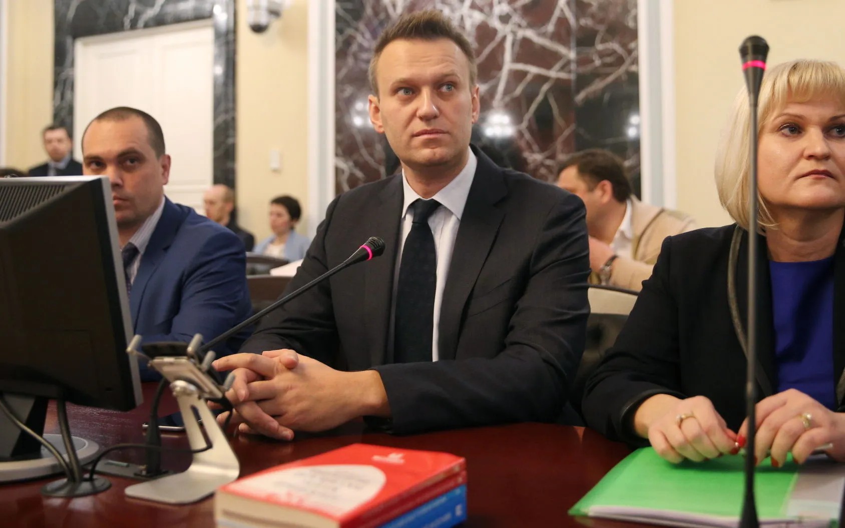 «Дело Навального». И в Киров снова ездить, и избираться в президенты