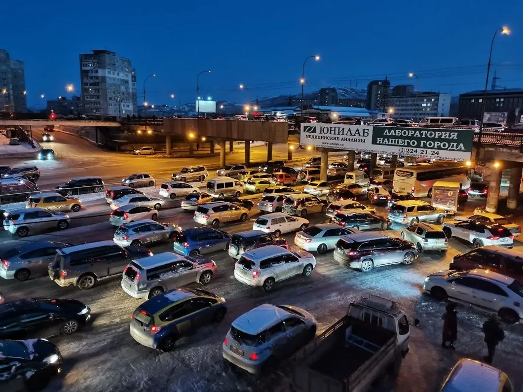 Ледниковый период-2. Во Владивостоке люди пересылают друг другу заговор от  сильной метели и считают, что он поможет лучше, чем мэрия — Новая газета