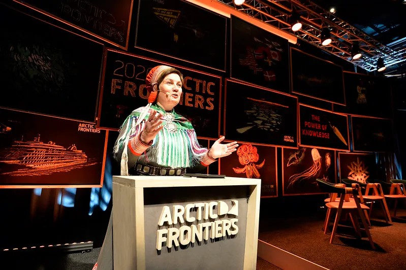 Председатель Саамского парламента Норвегии Айли Кескитало в национальном костюме. Фото: Arctic Frontiers